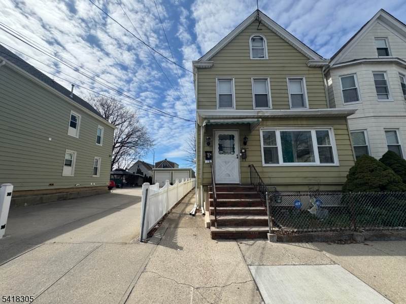 16 Cutler St - Photo 1