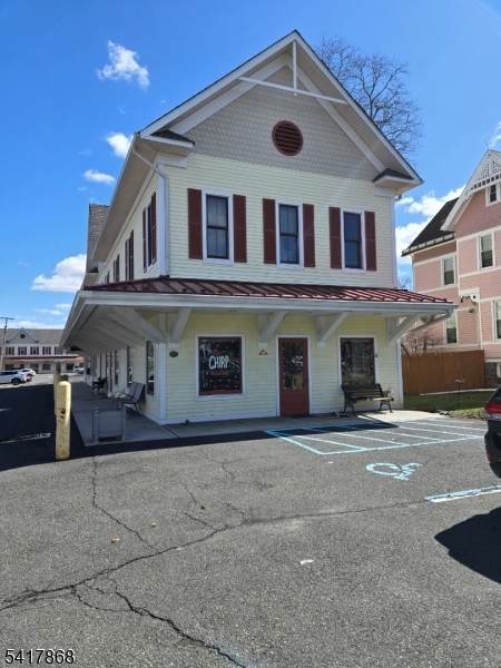 160 Main St - Photo 1