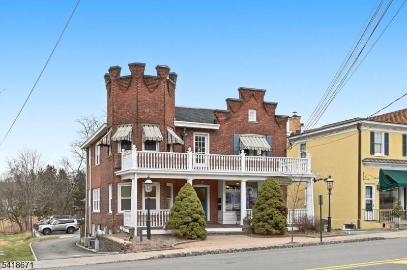 7 W Main St - Photo 1