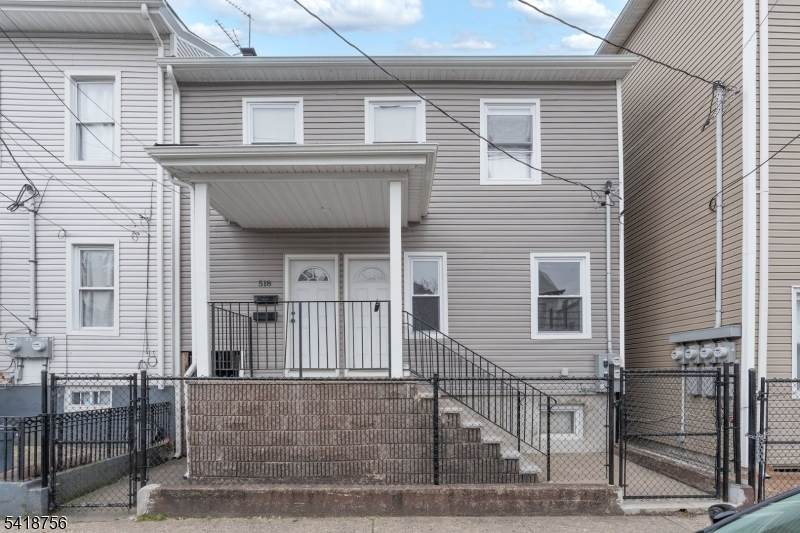 518 Summer St - Photo 1