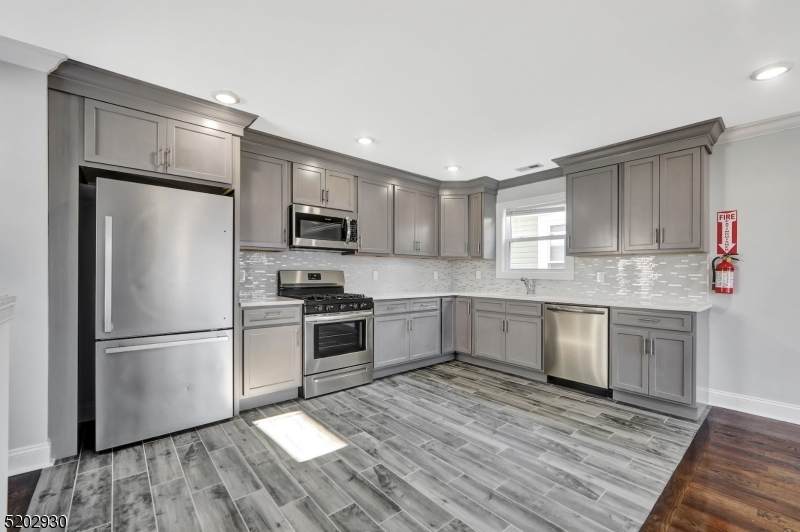 126 N 15Th St, Apt 2 - Photo 1