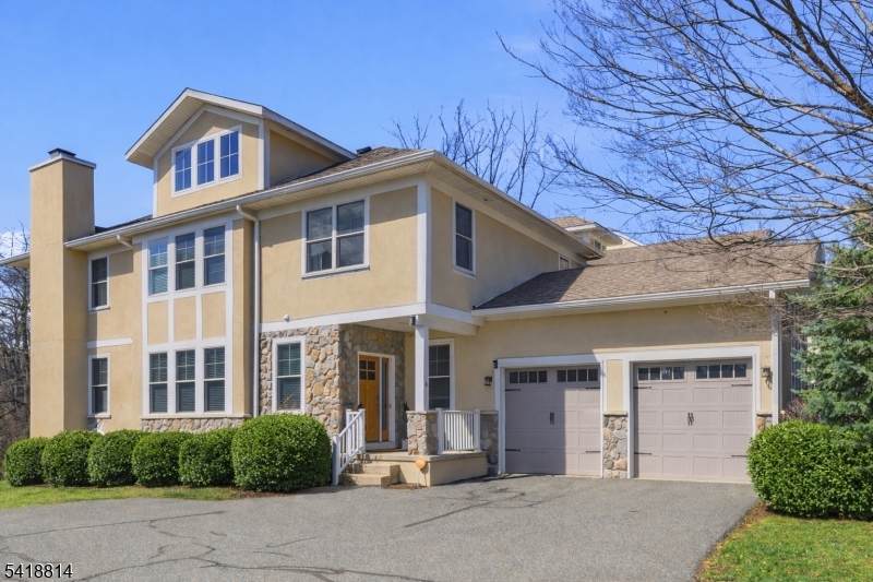 8 Park Pl - Photo 1