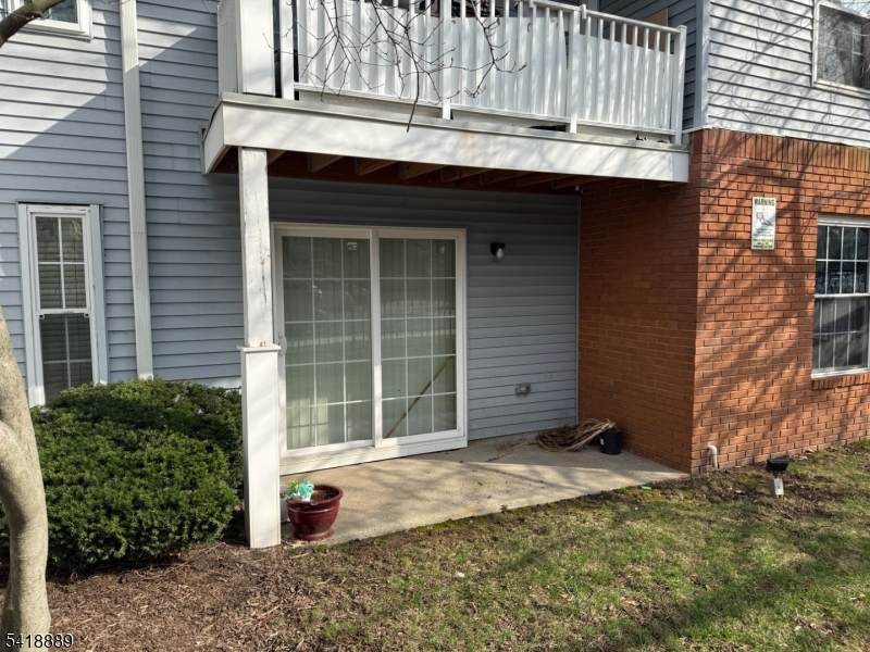 751 Summer Ave - Photo 1