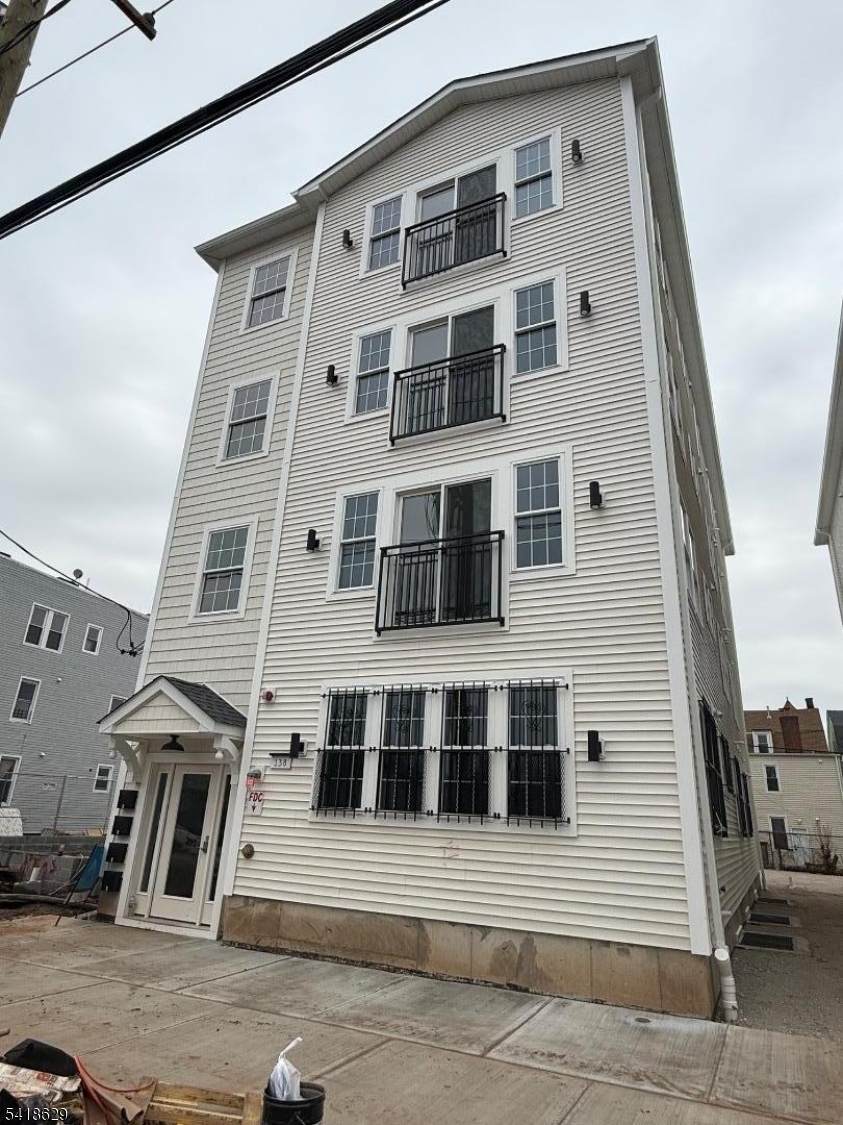 138 Littleton Ave - Photo 1