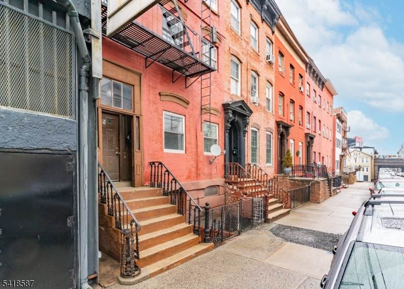 5 Elm St - Photo 1