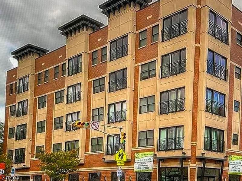 105 Broad Street - Photo 1