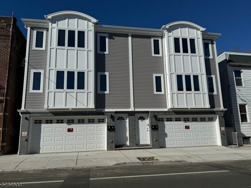 560 N 11Th St - Photo 1