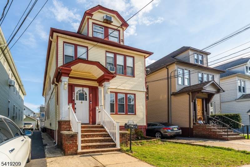 752 Eaton St - Photo 1
