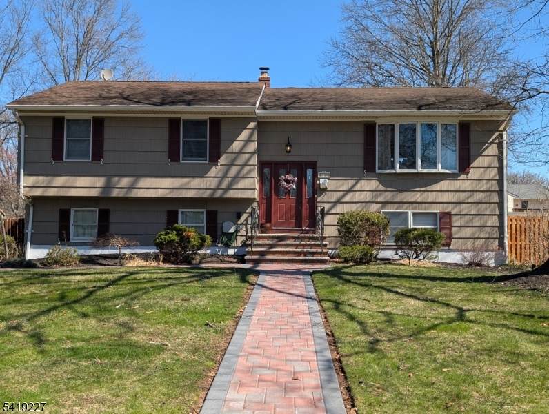 150 Victoria Dr - Photo 1