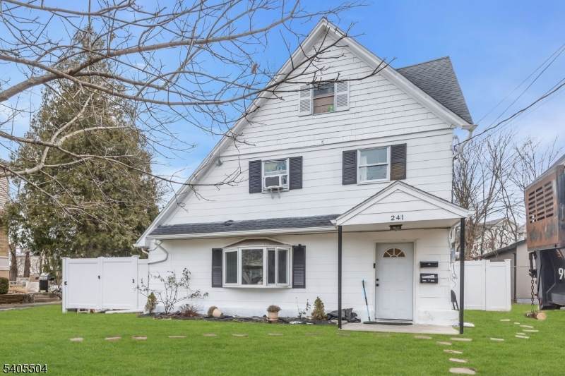 241 Orange St - Photo 1
