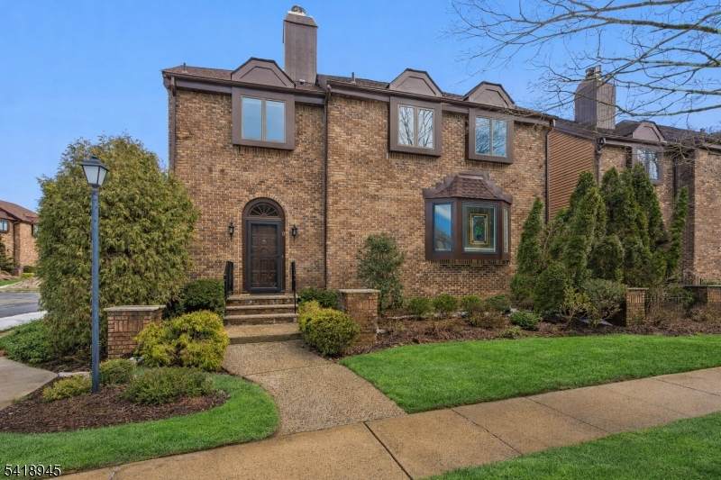 9 Klara Ct - Photo 1