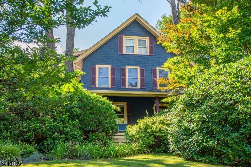 530 Up Mountain Avenue - Photo 1