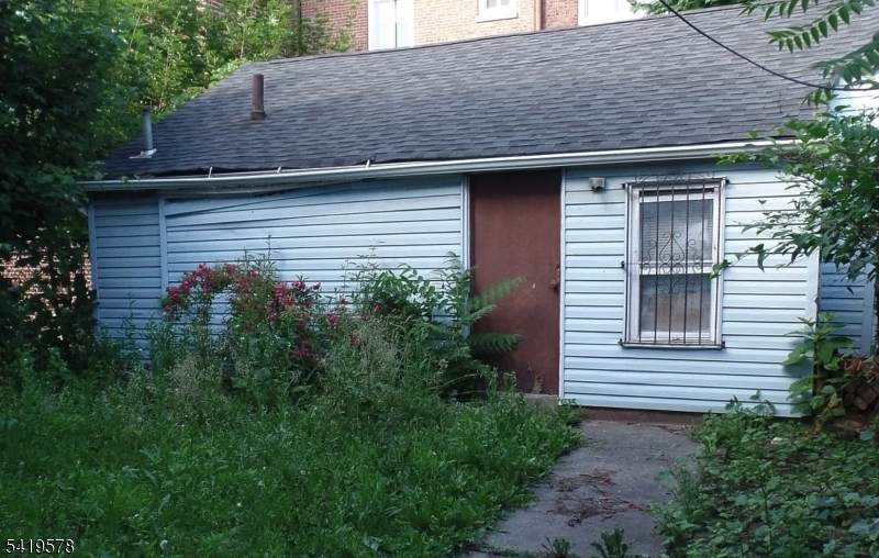 247 Inslee Pl - Photo 1