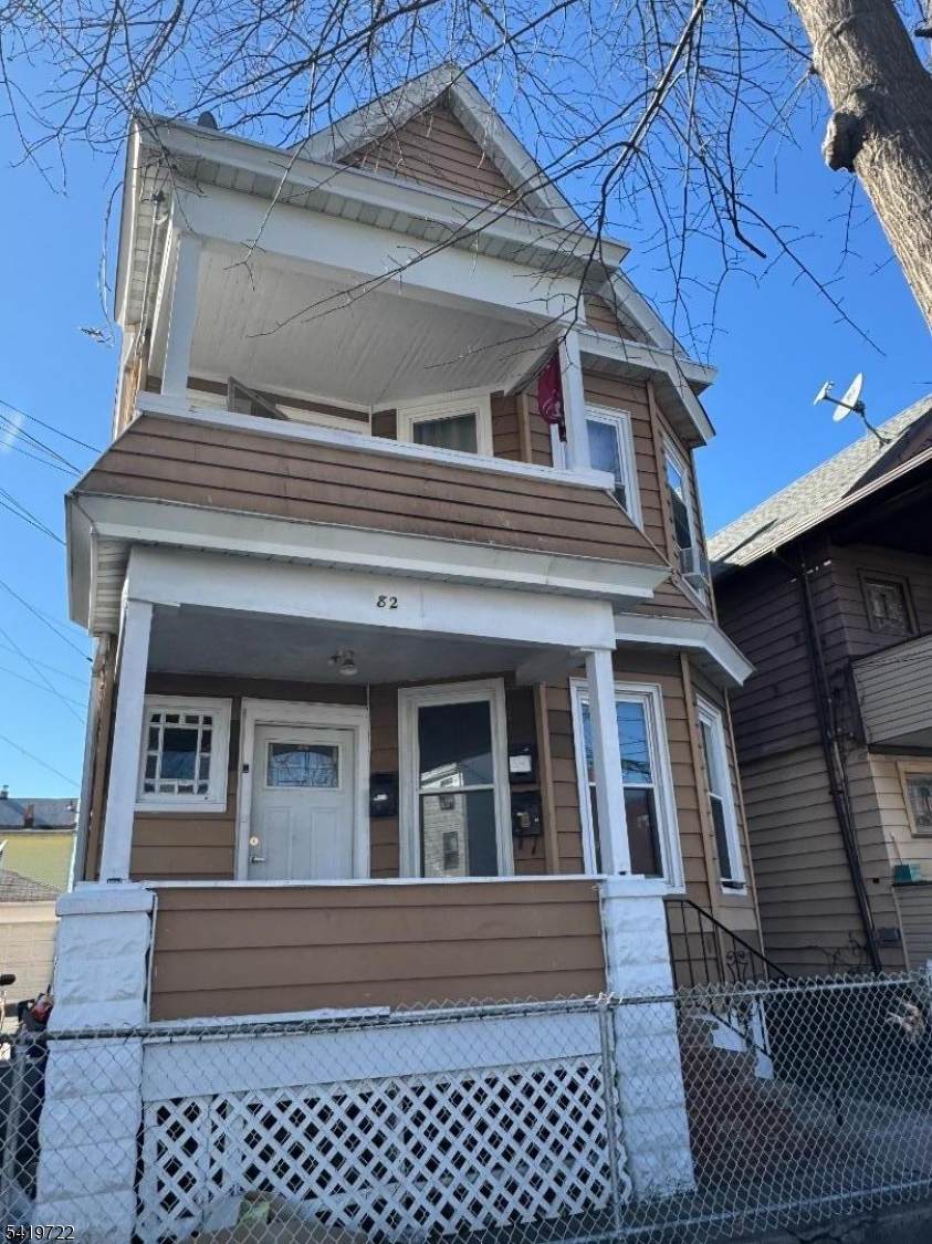 82 E 18Th St - Photo 1
