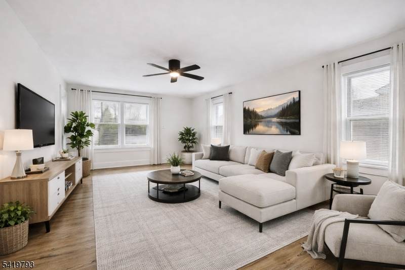 289 Hilton Ave - Photo 1
