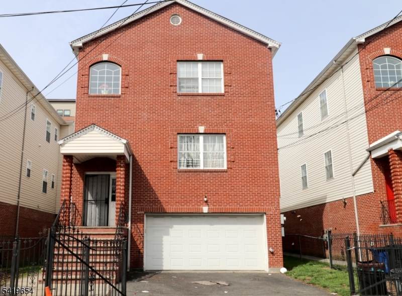 171 Badger Ave - Photo 1