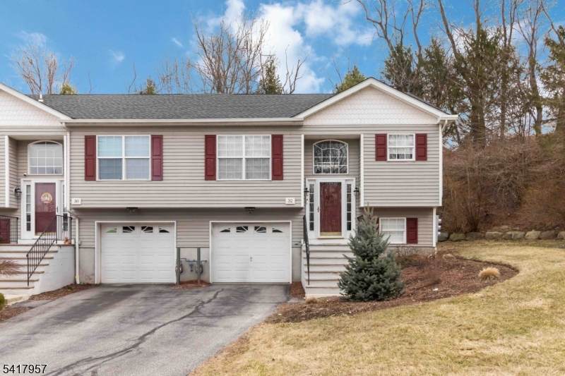 32 Oak Point Dr - Photo 1