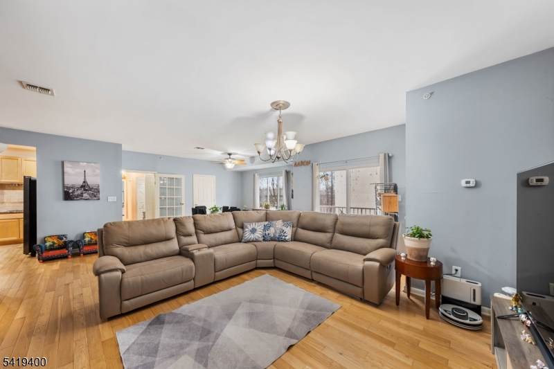 349 W Grand St - Photo 1