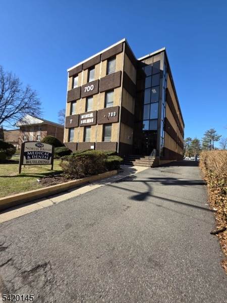 700 N Broad St - Photo 1