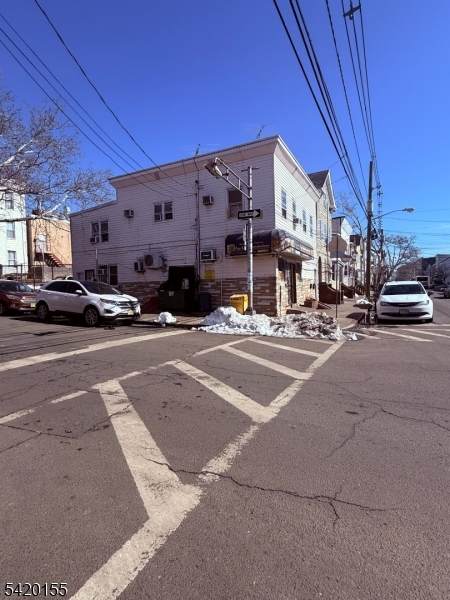 251 Walnut St - Photo 1