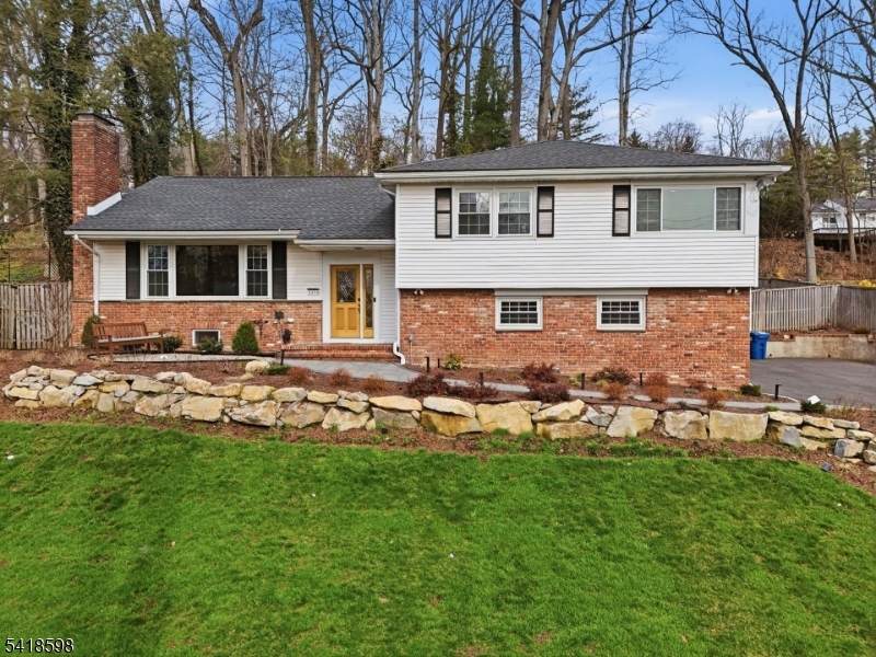 1474 Deer Path - Photo 1