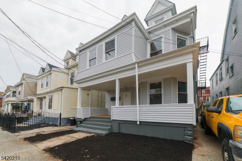 874 S 16Th St - Photo 1