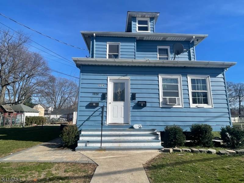 1224 E 2nd St - Photo 1
