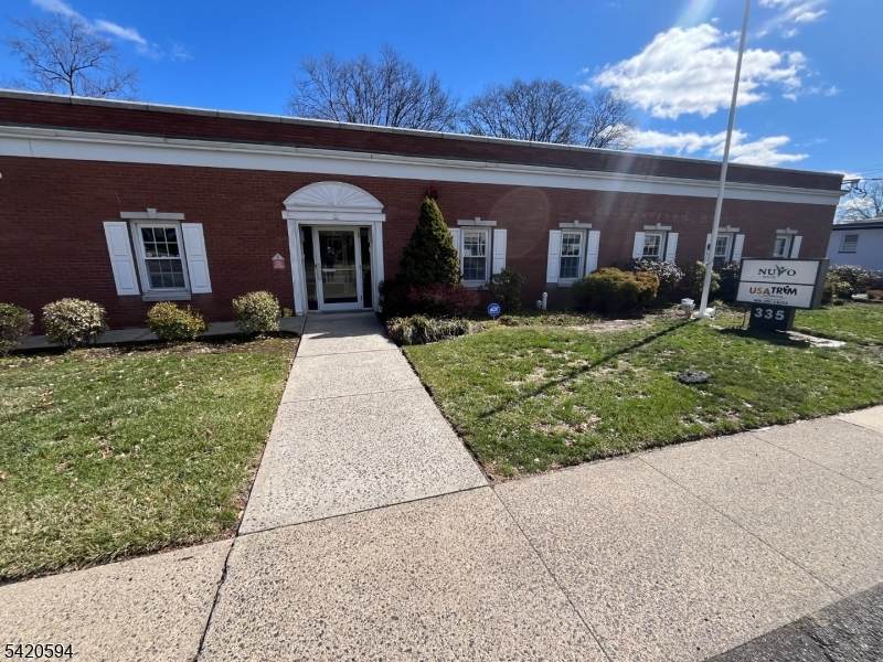 335 Broad St - Photo 1