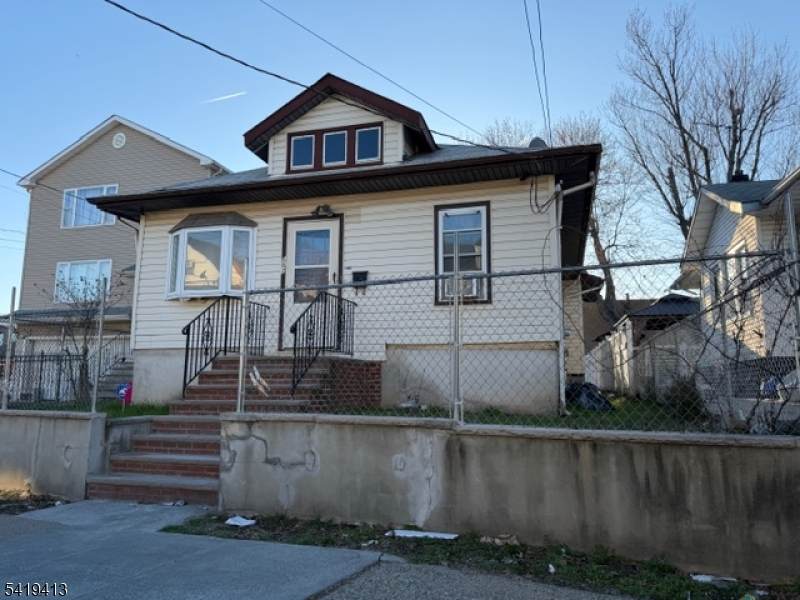 500 E 18Th St - Photo 1
