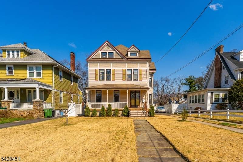150 W 5Th Ave - Photo 1