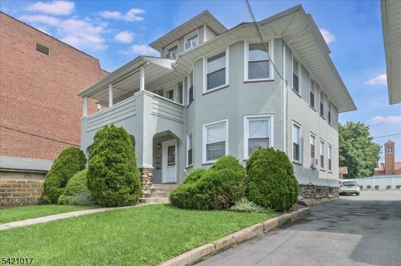 75 Glenridge Ave - Photo 1