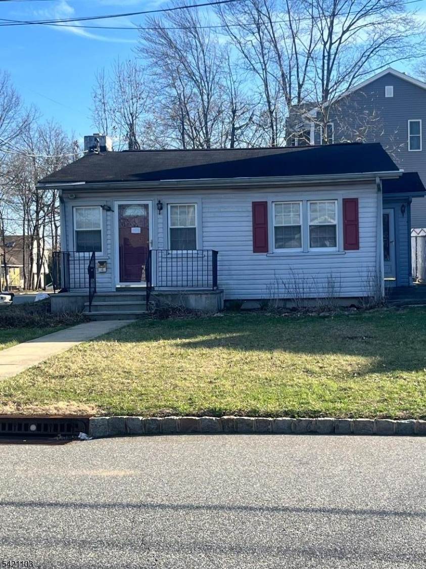 145 Hiawatha Blvd - Photo 1