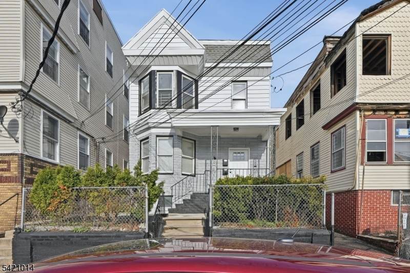 301 Ellis Ave - Photo 1