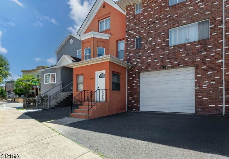 3912 Liberty Ave - Photo 1