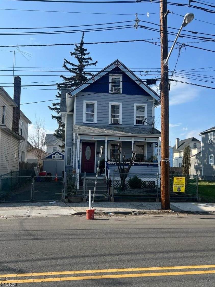 438 W 2Nd St - Photo 1