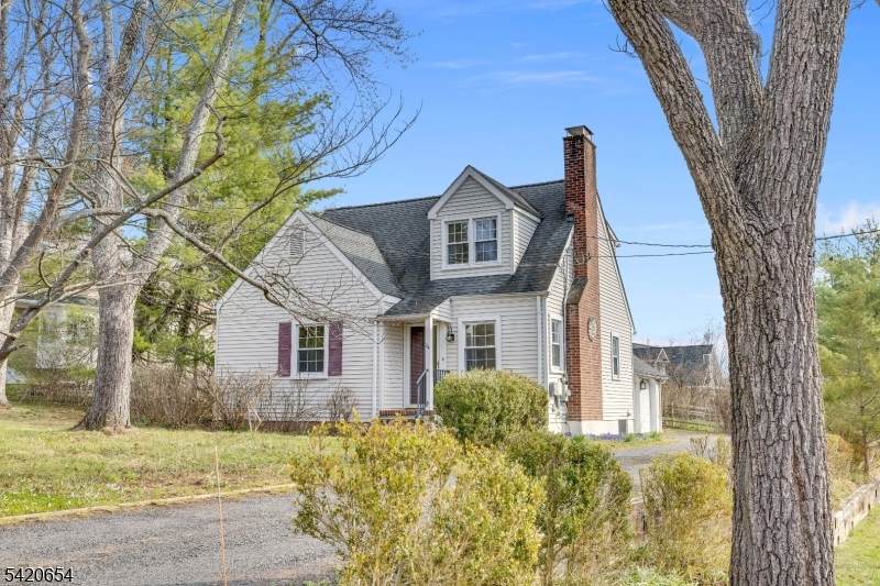 24 Riverwood Ave - Photo 1