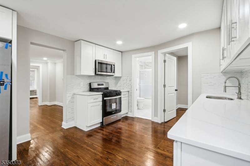 621 Roosevelt Ave - Photo 1