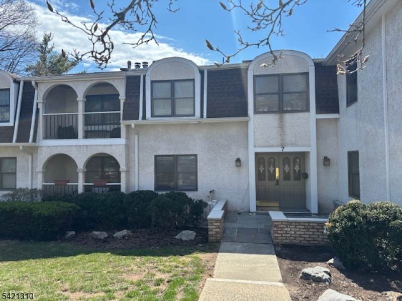 7 Heritage Dr - Photo 1