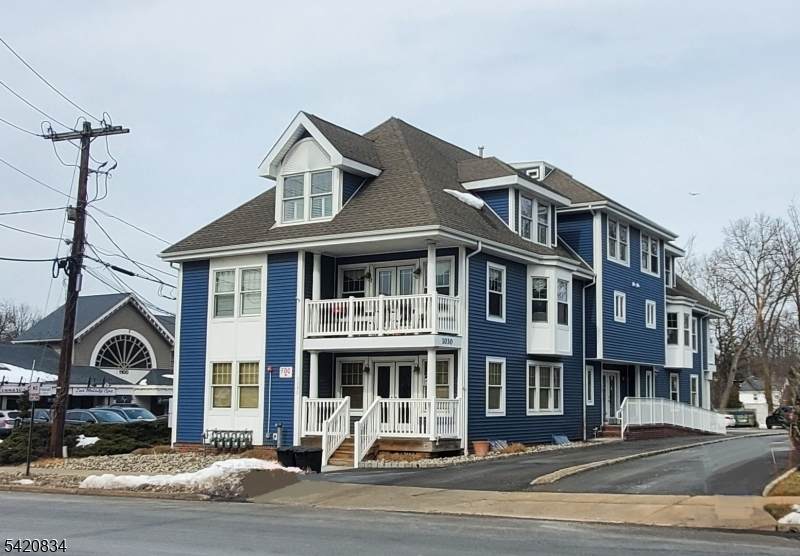 1030 South Ave - Photo 1