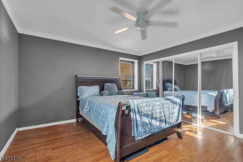 208 Anderson St - Photo 1