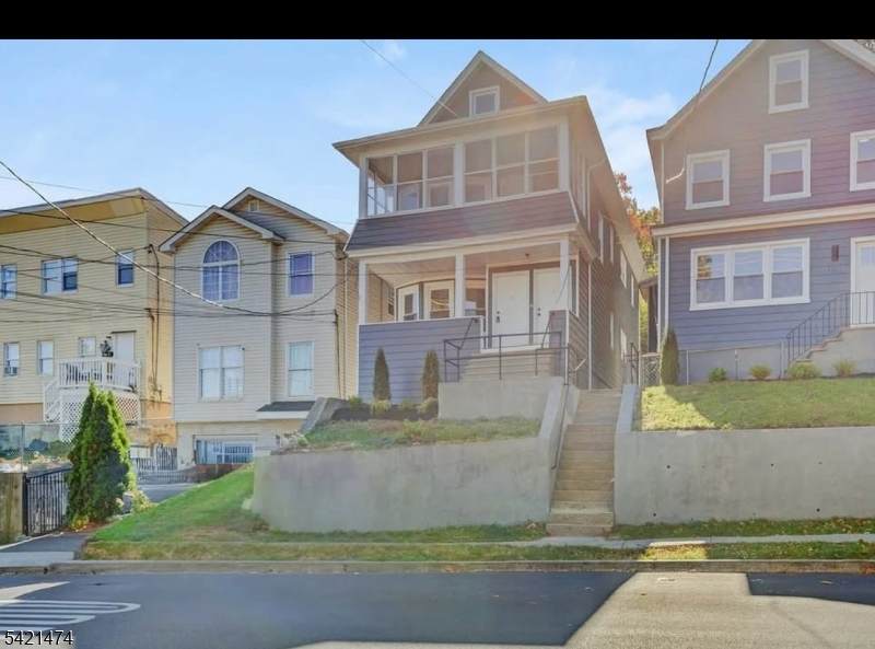 183 Summer St - Photo 1