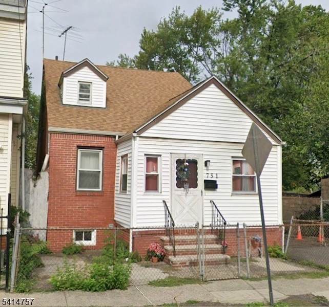 751 S 20Th St - Photo 1