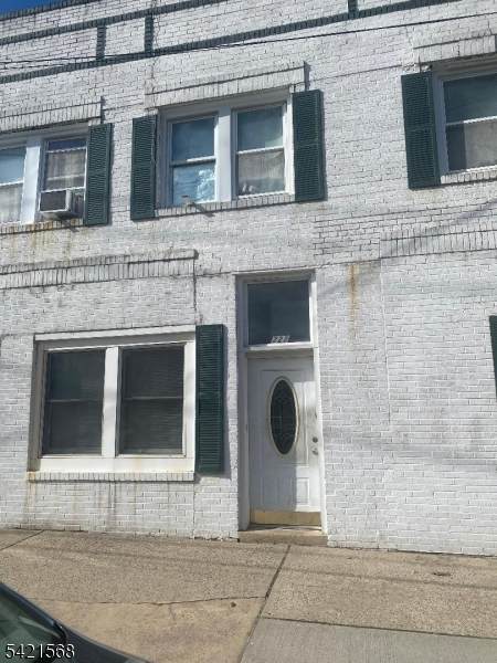 222 Sheridan Ave - Photo 1