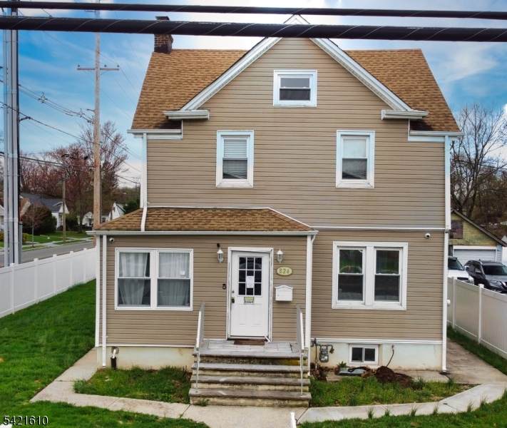 824 Chestnut St - Photo 1