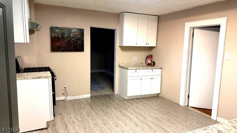 21 Bloomfield Ave - Photo 1