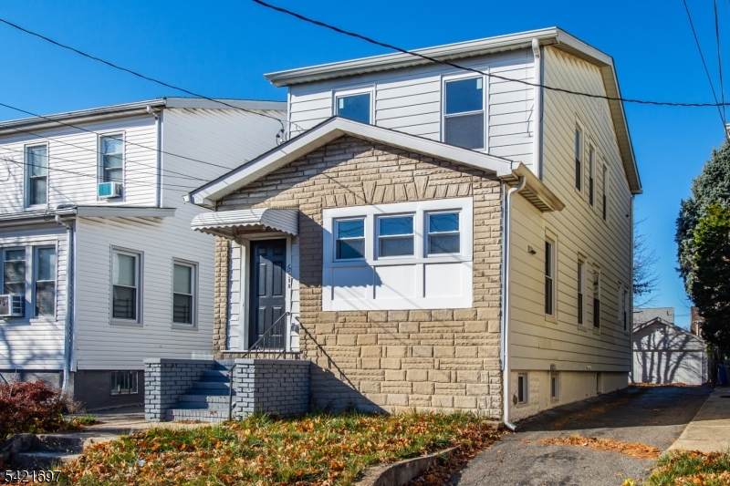 105 Coolidge St - Photo 1