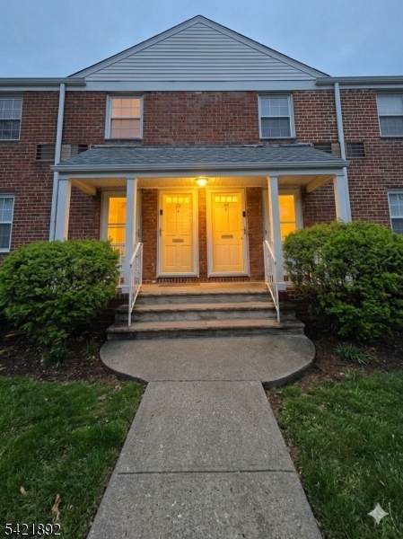 112 Darwin Ave - Photo 1