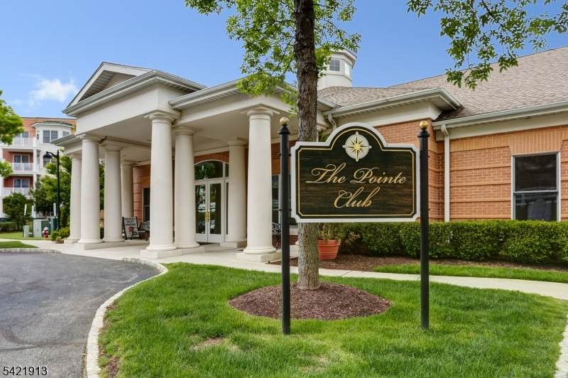 1403 Pointe Gate Dr - Photo 1