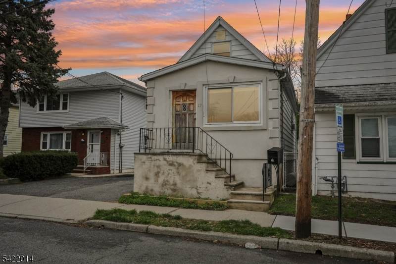 17 Emma Pl - Photo 1