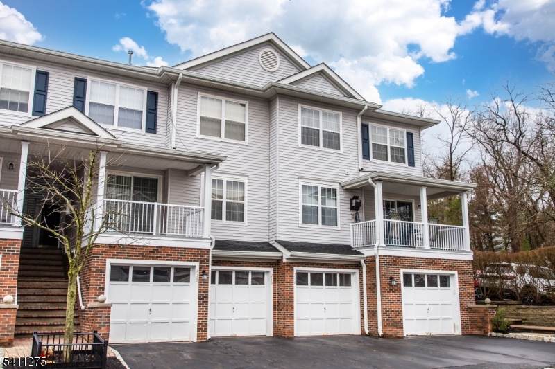 218 Sheffield Ct - Photo 1